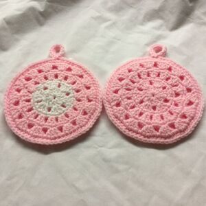 Crochet Warming Pads Pot Holders Pink & White Circle Set of 2 New